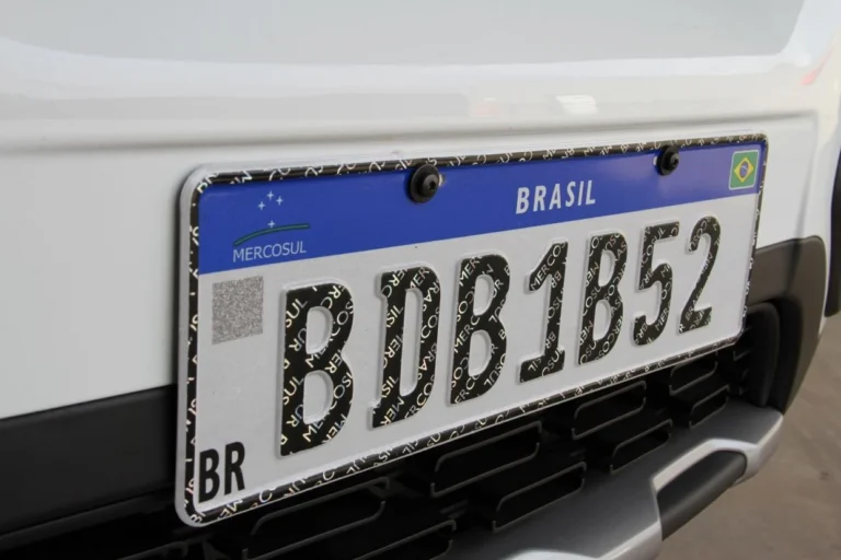 Cidades e Estados devem voltar às Placas Mercosul